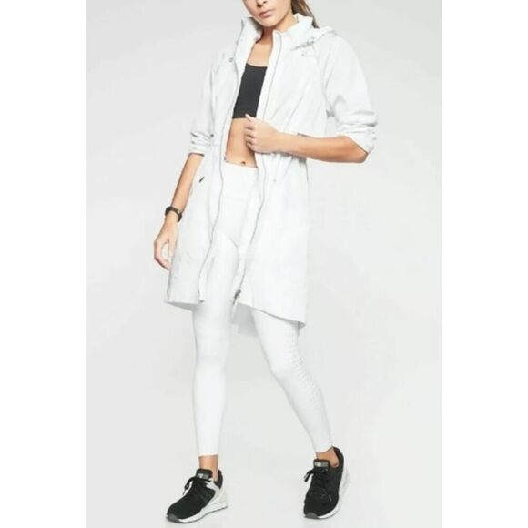Athleta Rain Drop Jacket Cream Water Repellant Size Small NWOT